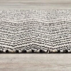 B&M Buddy Chevron Mono Doormat -B&M 392186 buddy chevron mat mono 2